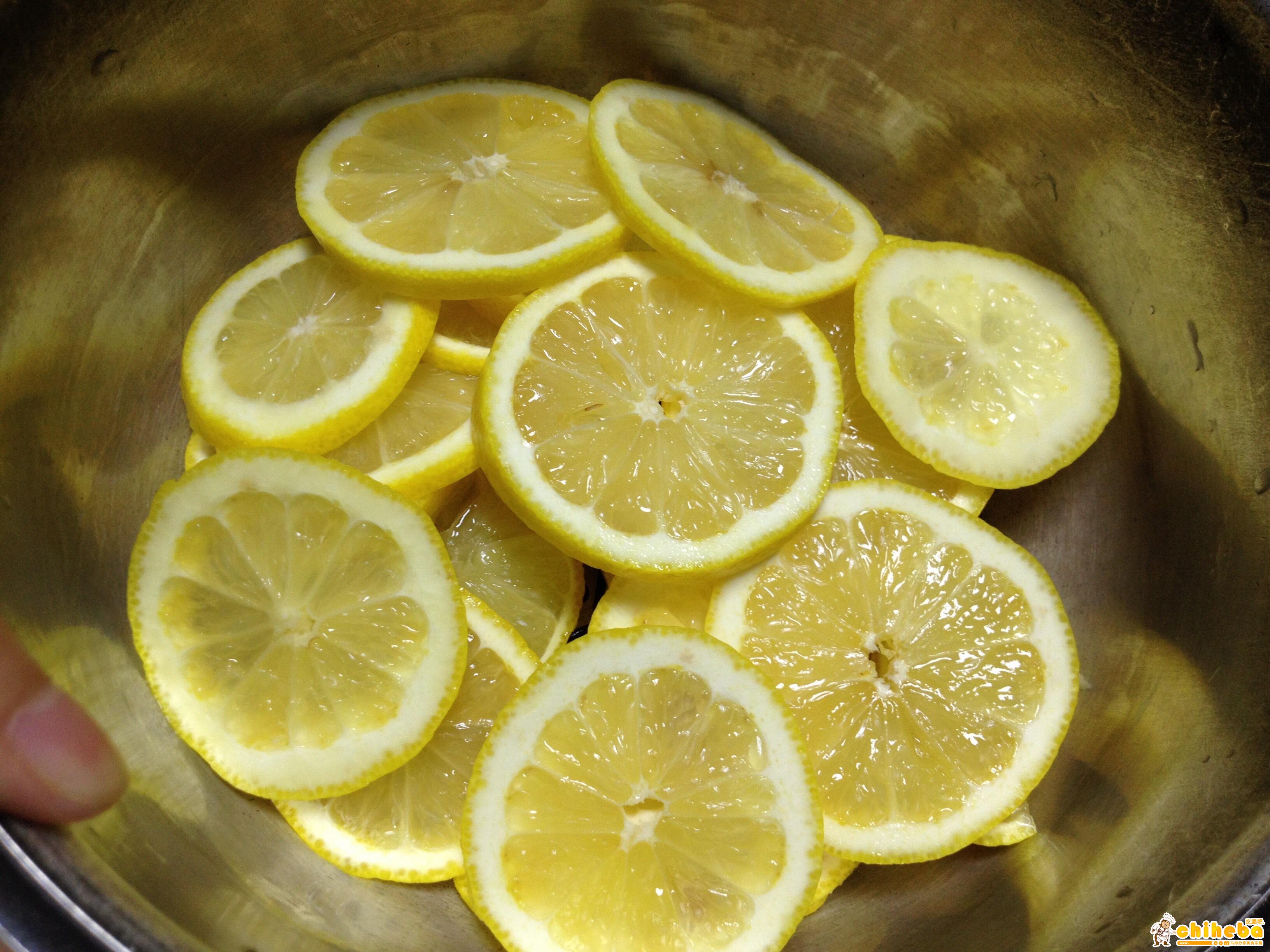 冰糖炖柠檬（电饭煲版）的做法 步骤1